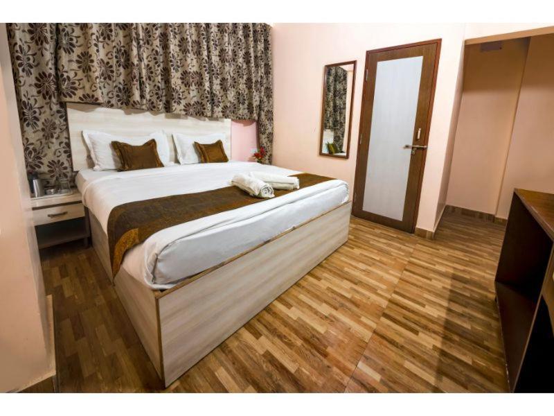 Hotel Bleue Mont Varanasi Exterior foto