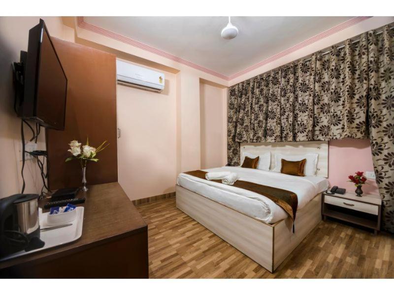 Hotel Bleue Mont Varanasi Exterior foto