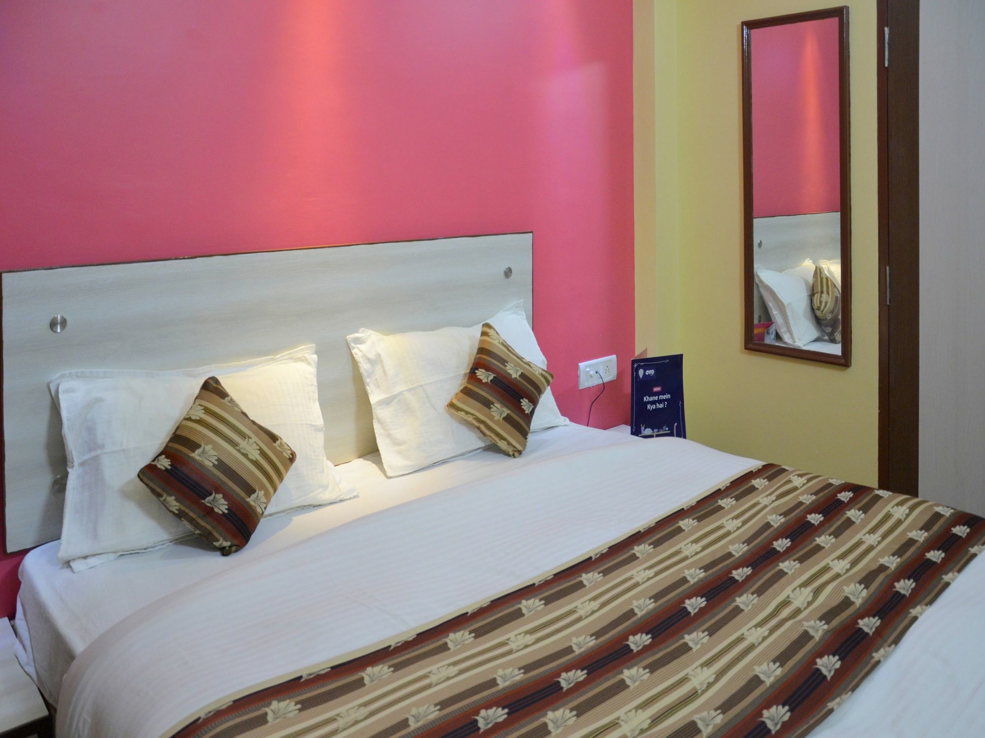 Hotel Bleue Mont Varanasi Exterior foto